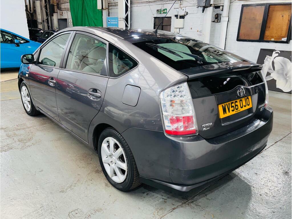 Toyota Prius 1.5 T Spirit Cvt Grey #6