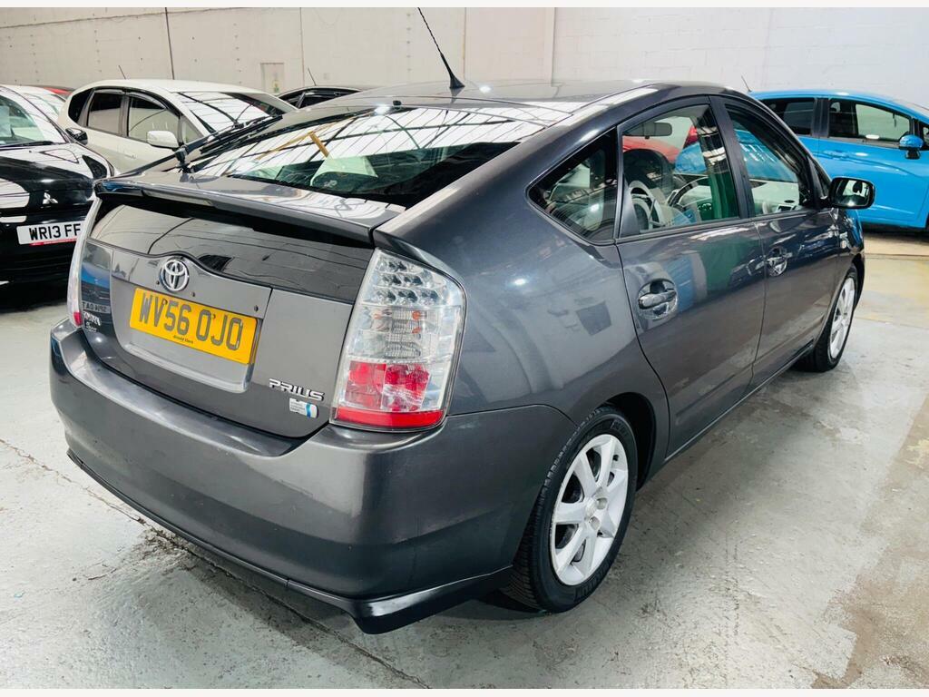 Toyota Prius 1.5 T Spirit Cvt Grey #4
