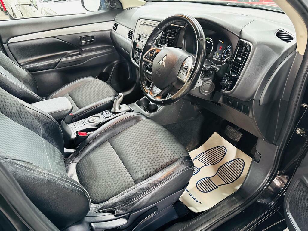 Mitsubishi Outlander Di-d Gx 3 Black #9
