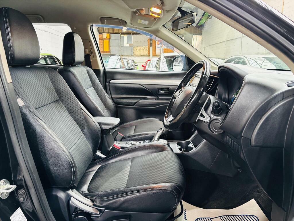 Mitsubishi Outlander Di-d Gx 3 Black #11
