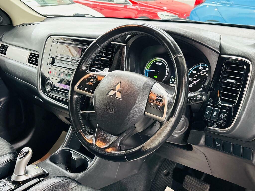 Mitsubishi Outlander Di-d Gx 3 Black #10