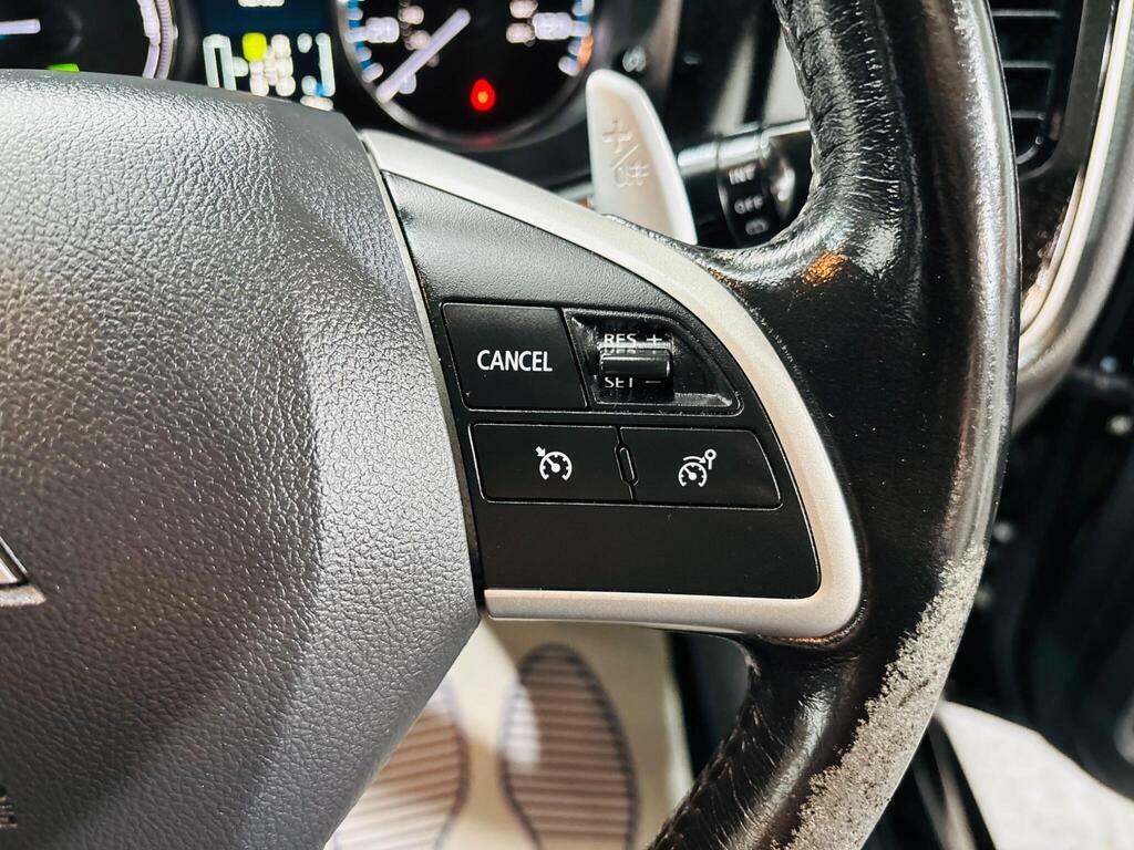 Mitsubishi Outlander Di-d Gx 3 Black #16