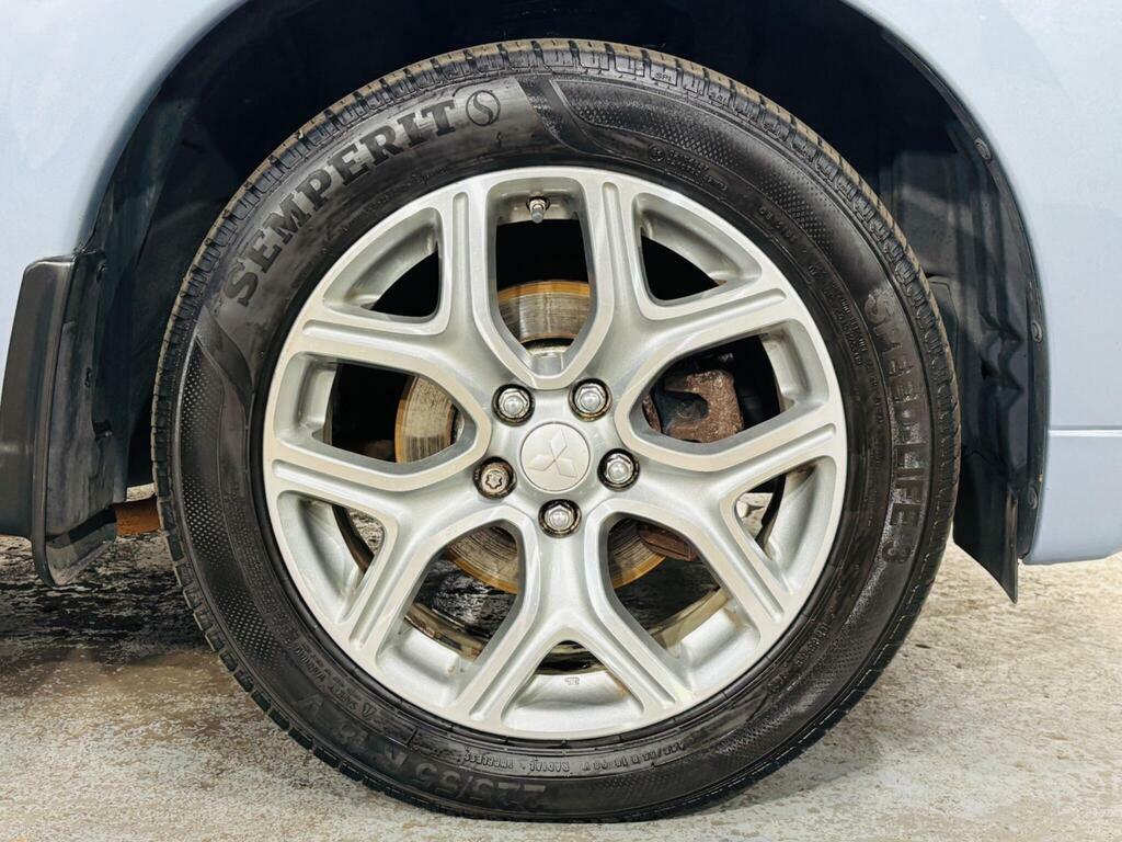 Mitsubishi Outlander Di-d Gx 3 Grey #24