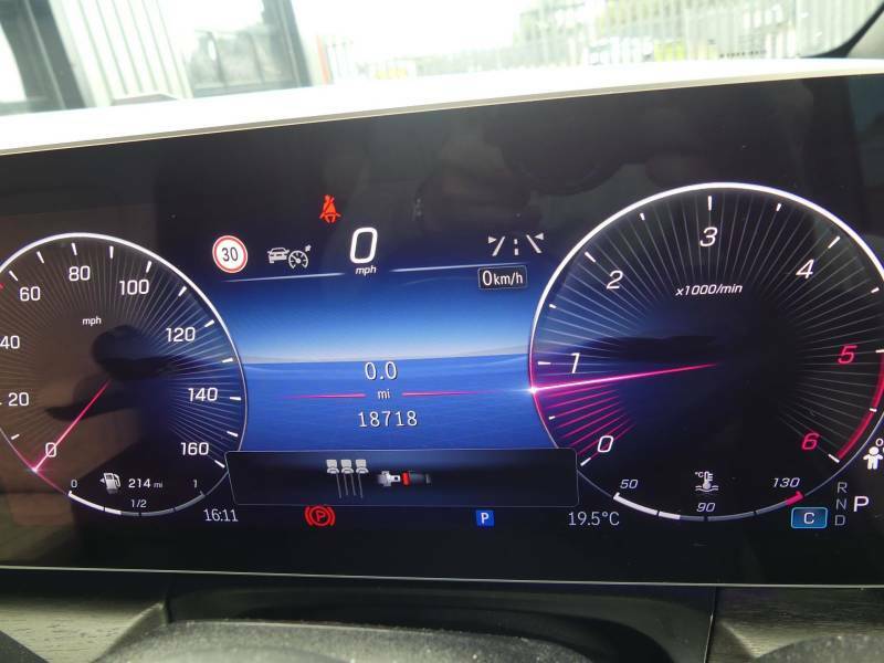 Mercedes-Benz V Class Mpv Black #23
