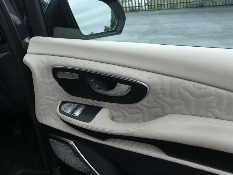 Mercedes-Benz V Class Mpv Black #15