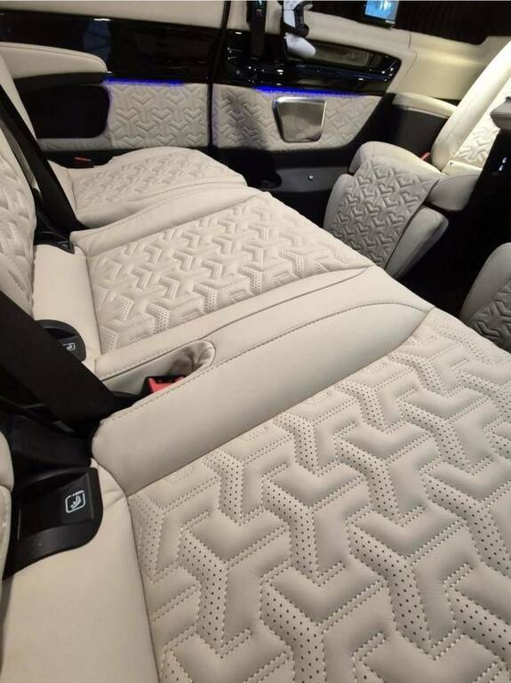 Mercedes-Benz V Class V220 D Premium 9G-tronic Extra Long7 Seats Grey #4