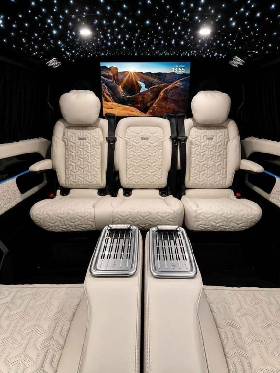 Mercedes-Benz V Class V220 D Premium 9G-tronic Extra Long7 Seats Grey