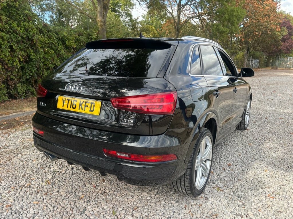 Audi Q3 2L S Line Plus Black #4