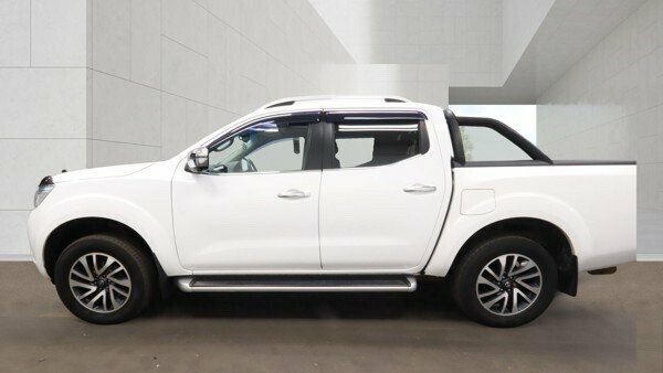 Nissan Navara 2.3L Tekna White #6