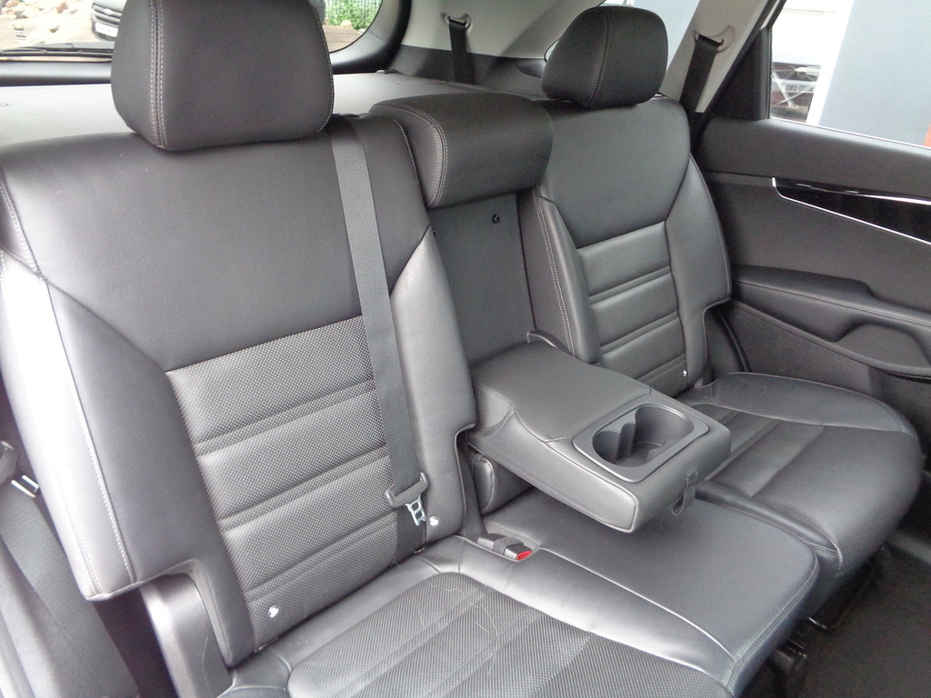 Kia Sorento Kx-2 White #27