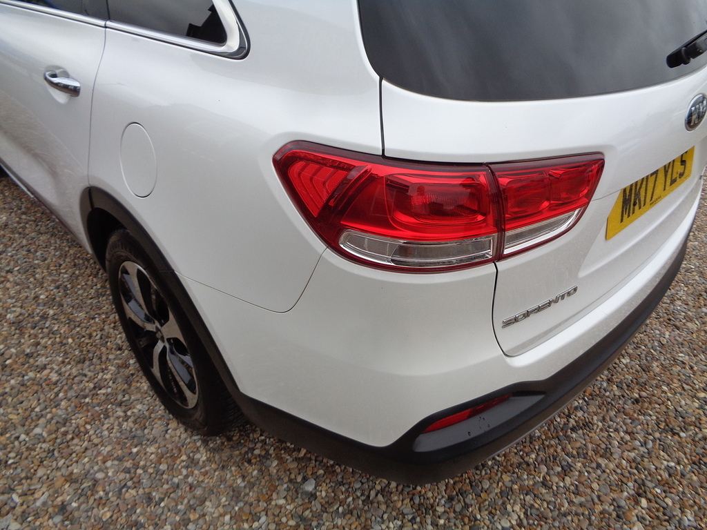 Kia Sorento Kx-2 White #42