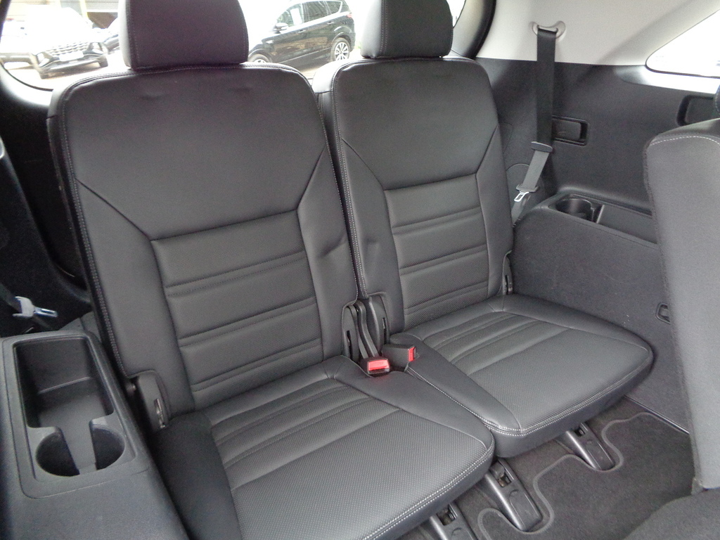 Kia Sorento Kx-2 White #29