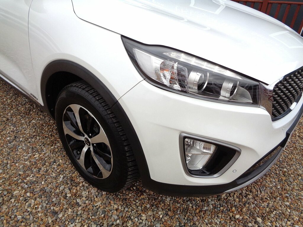 Kia Sorento Kx-2 White #41