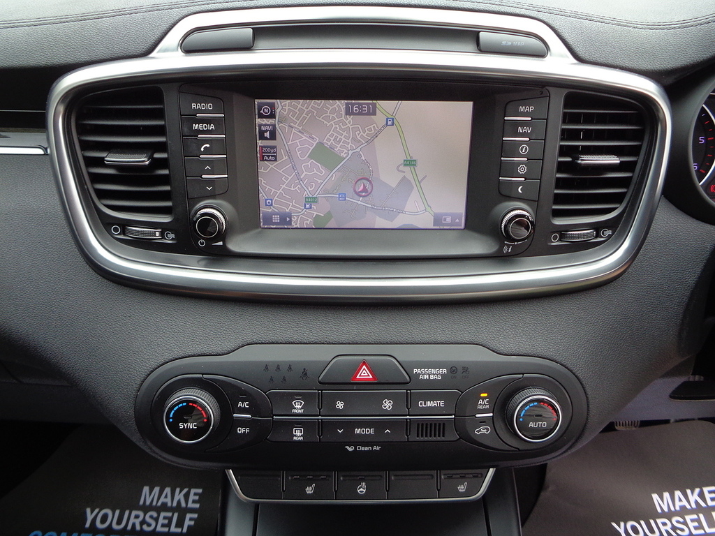 Kia Sorento Kx-2 White #15