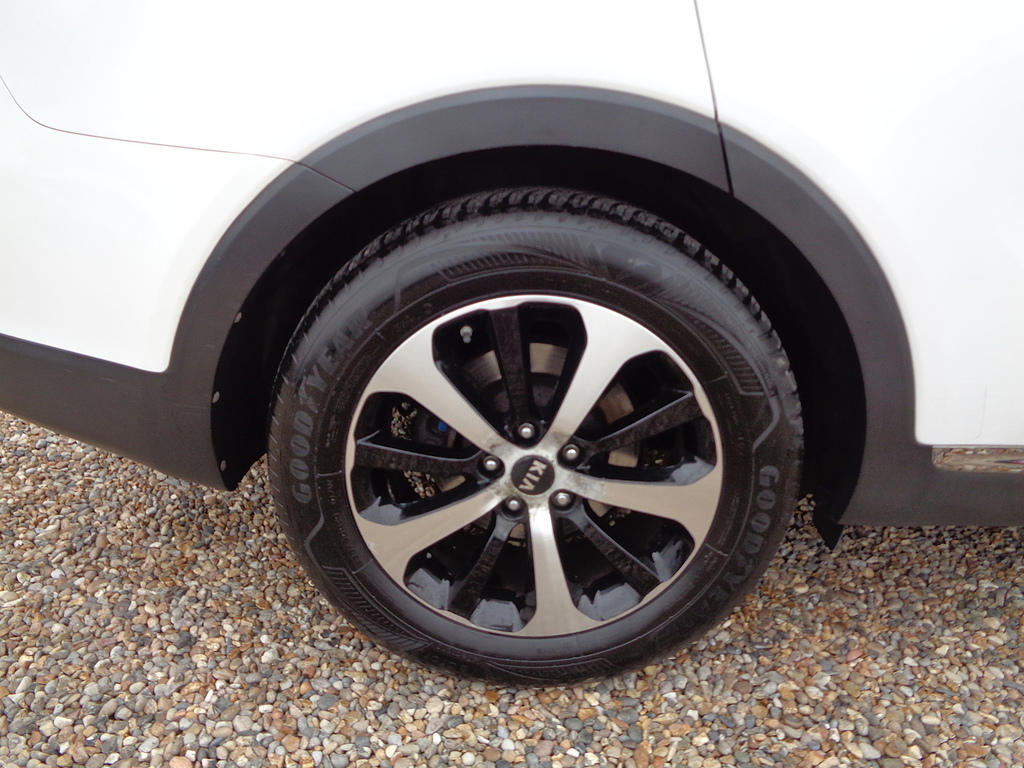 Kia Sorento Kx-2 White #39