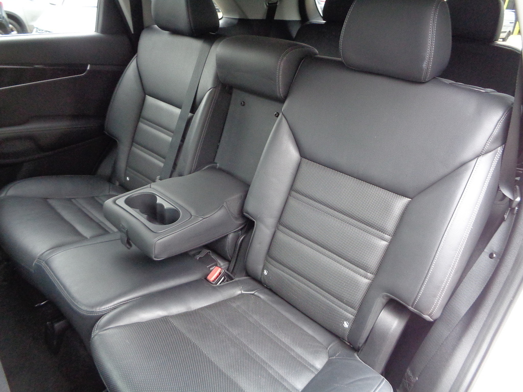 Kia Sorento Kx-2 White #24