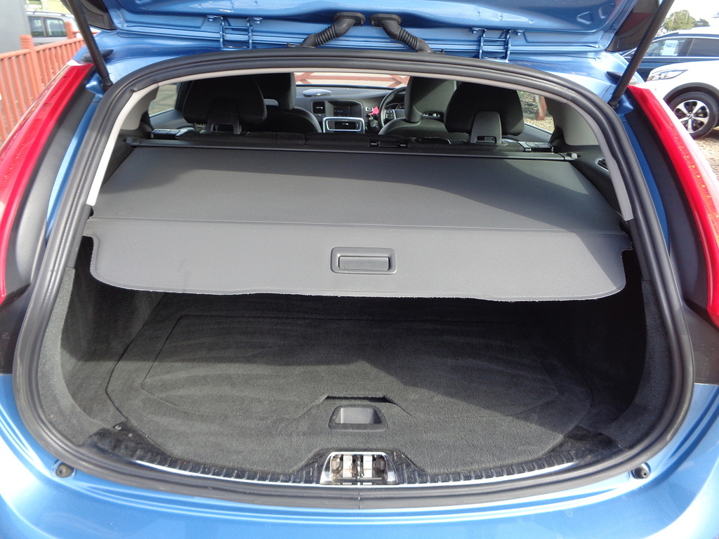 Volvo V60 V60 R-design D2 Black #25