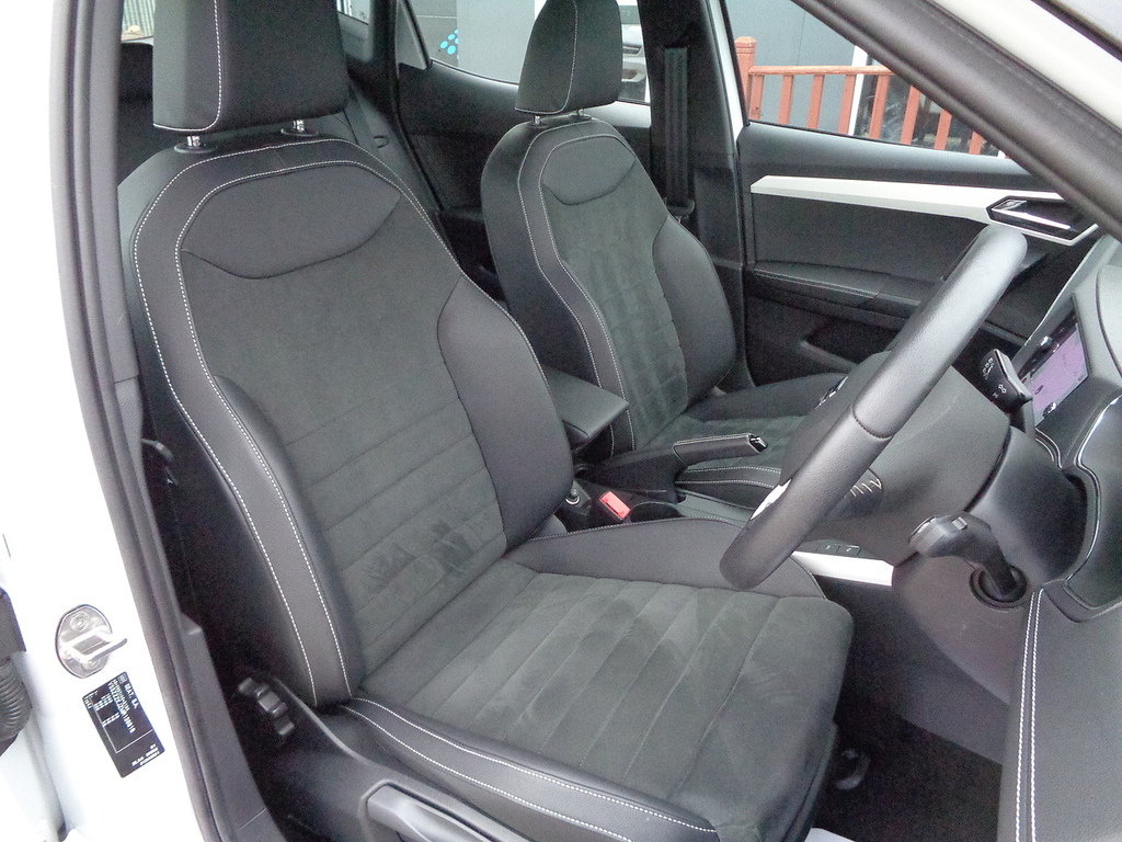 Seat Arona 1.0 Tsi 110 Fr Red Edition Black #24
