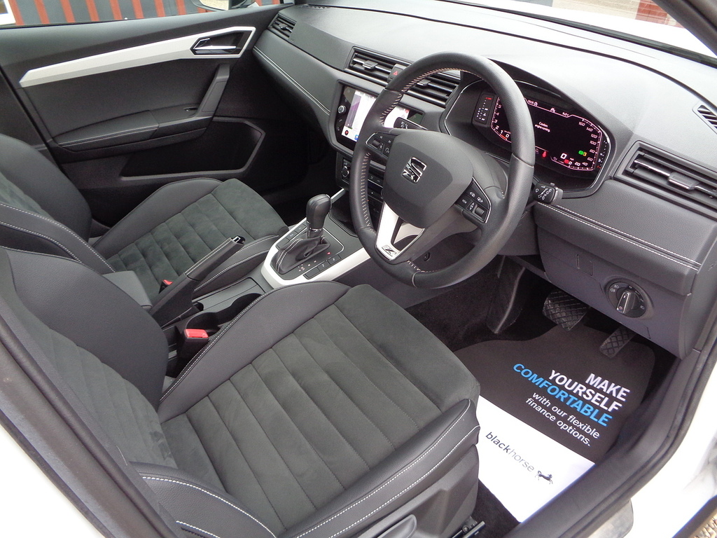 Seat Arona 1.0 Tsi 110 Fr Red Edition Black #7