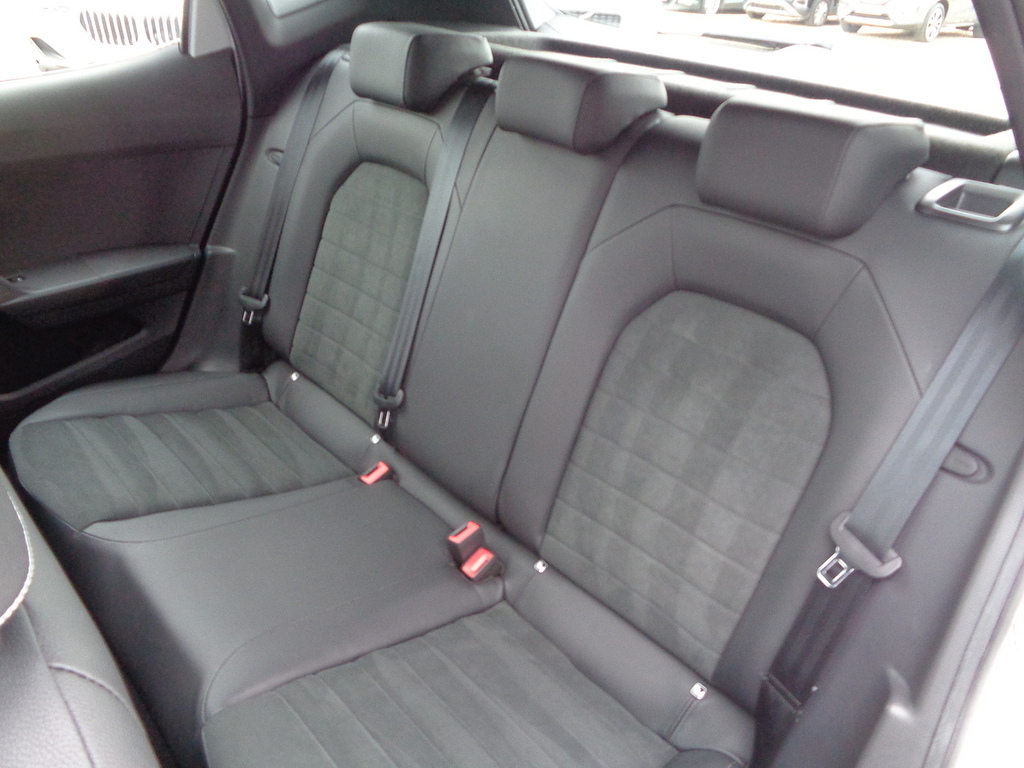 Seat Arona 1.0 Tsi 110 Fr Red Edition Black #28