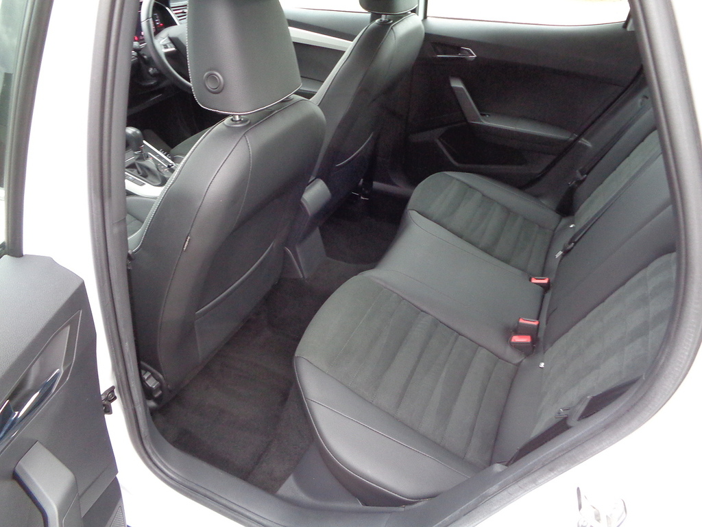 Seat Arona 1.0 Tsi 110 Fr Red Edition Black #30