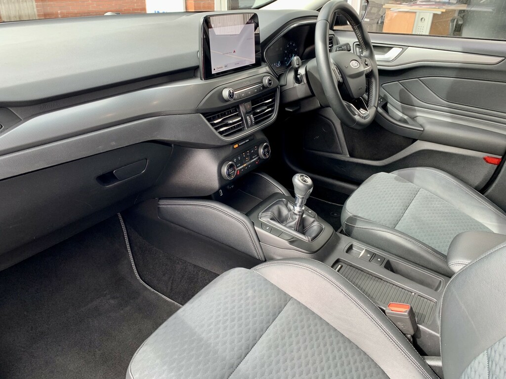 Ford Focus Hatchback 1.5 T Ecoboost Titanium X 201919 KD19KUW Grey #2