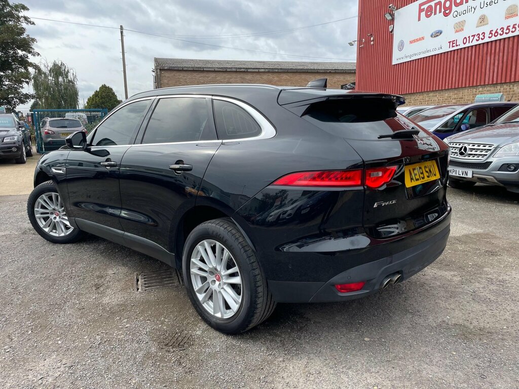 Jaguar F-Pace 2.0 D180 Portfolio Awd Euro 6 Ss AE19SKU Black #4