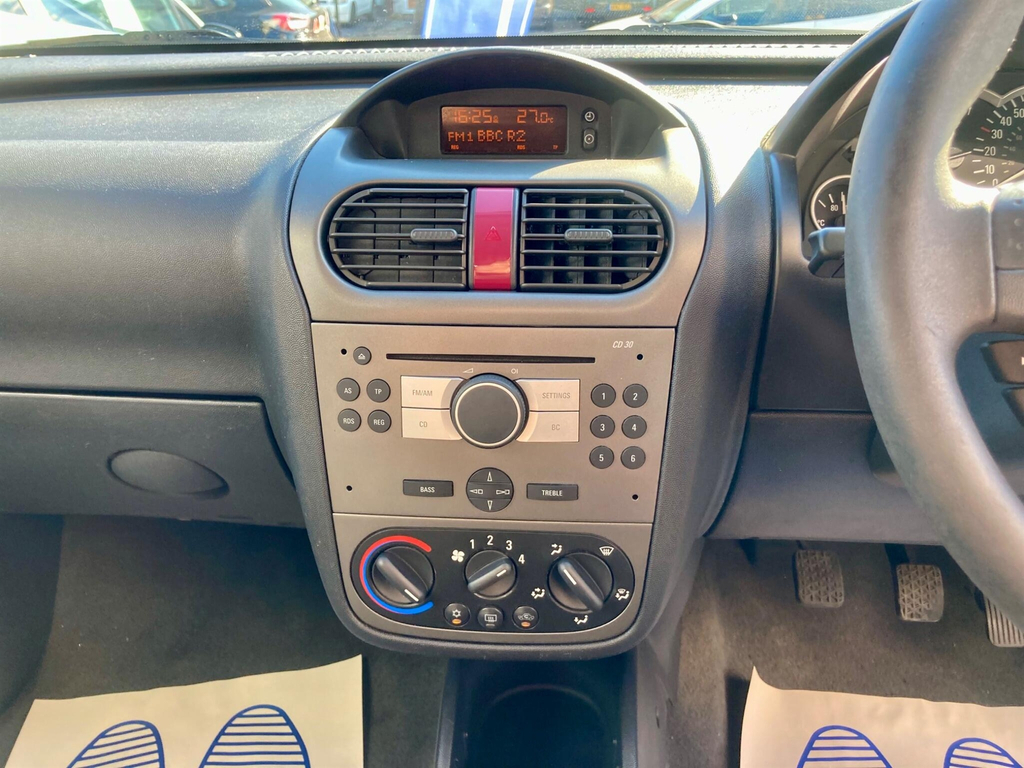 Vauxhall Corsa 1.2I 16V Design Ac #4