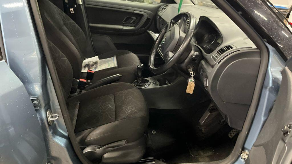 Skoda Fabia Blue #10