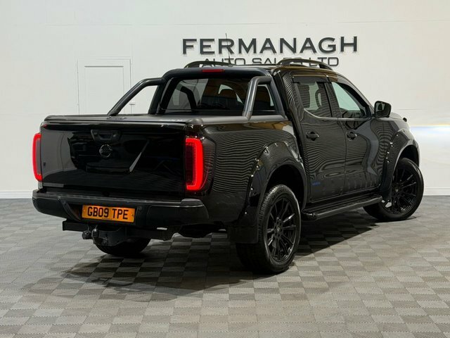 Nissan Navara Automatic Black #6