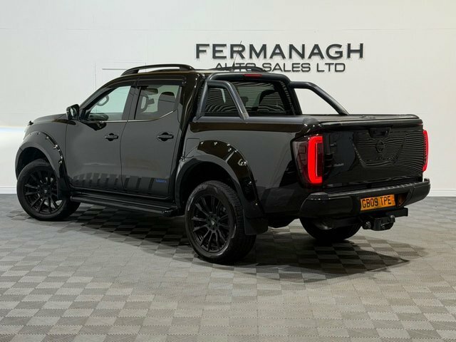 Nissan Navara Automatic Black #3