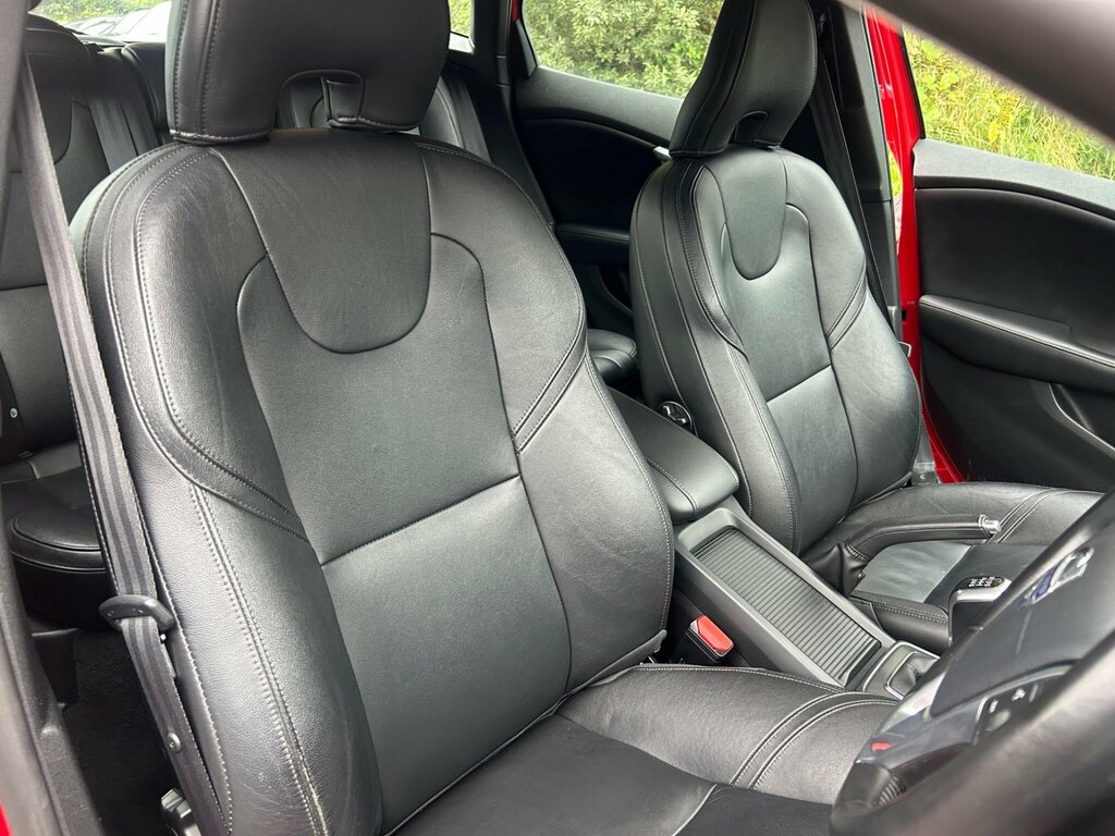 Volvo V40 1.6 D2 Se Lux Nav Euro 5 Ss Red #4