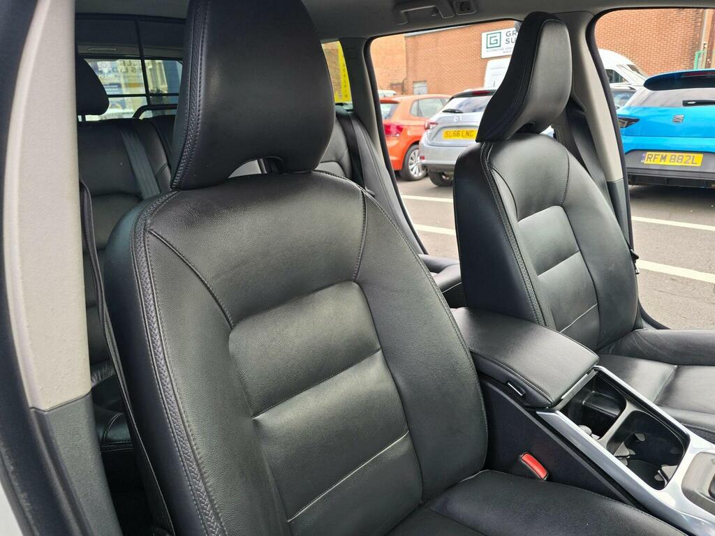 Volvo XC70 2.4L Se Lux Silver #17
