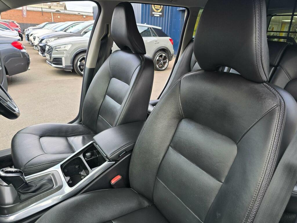Volvo XC70 2.4L Se Lux Silver #19