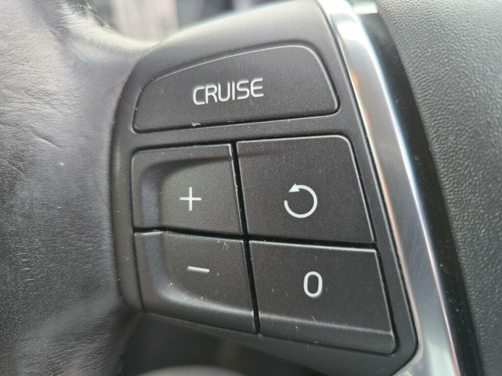 Volvo XC70 2.4L Se Lux Silver #32