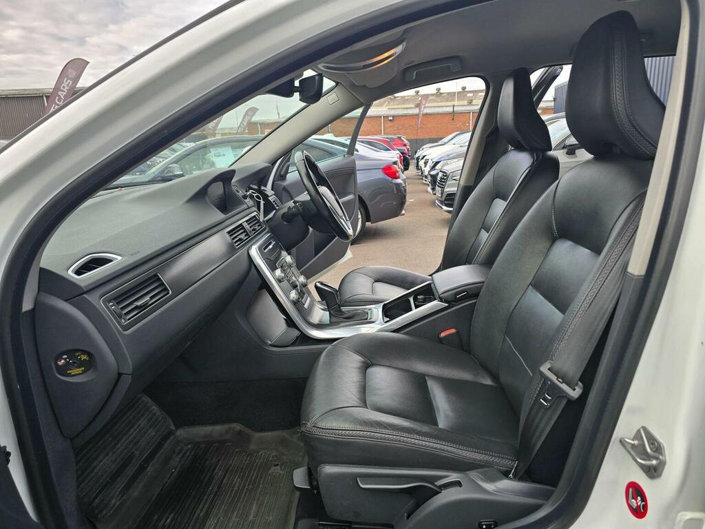 Volvo XC70 2.4L Se Lux Silver #18