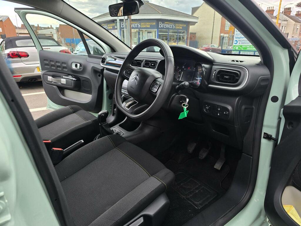 Citroen C3 Hatchback 1.2 Puretech Feel Euro 6 Ss 2019 Green #3
