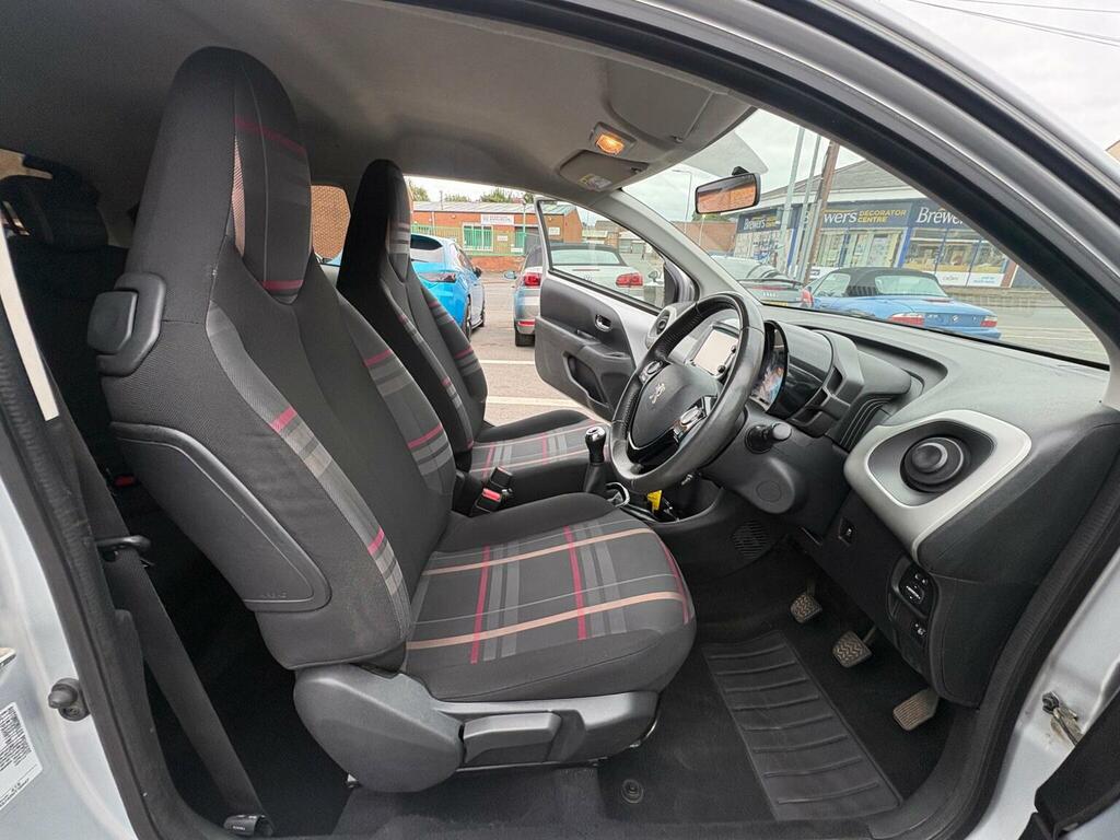 Peugeot 108 1.2 Vti Puretech Allure Euro 5 Silver #3