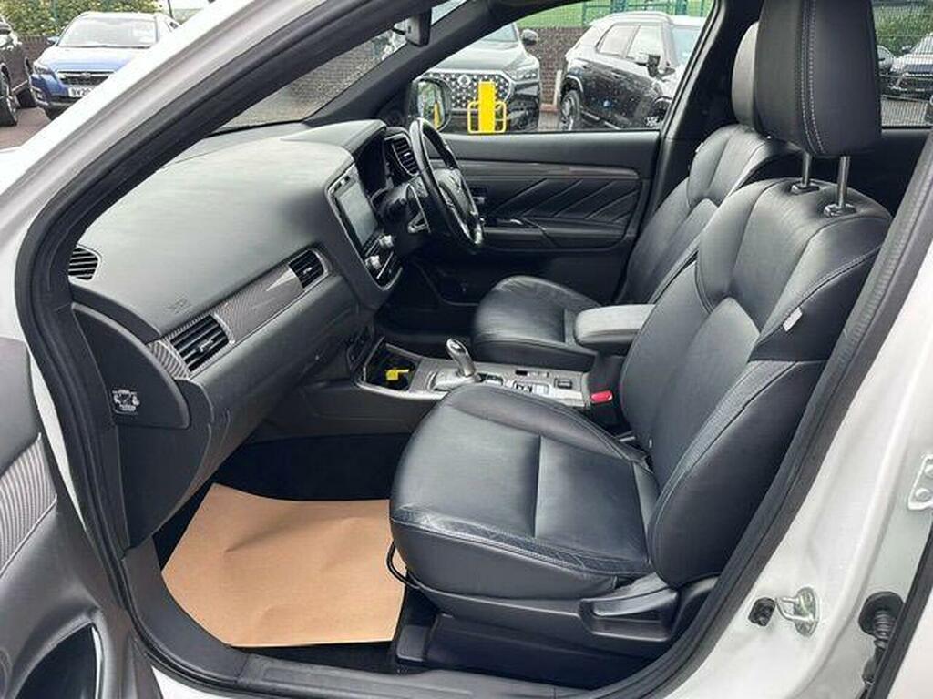 Mitsubishi Outlander Phev Exceed Grey #11