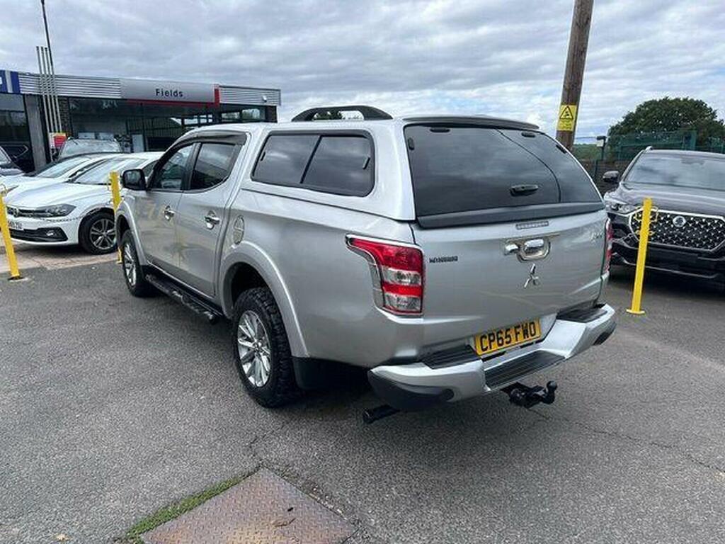 Mitsubishi L200 Mitsubishi L200 2.4 Di-d Dc Warrior Pickup Double Red #8