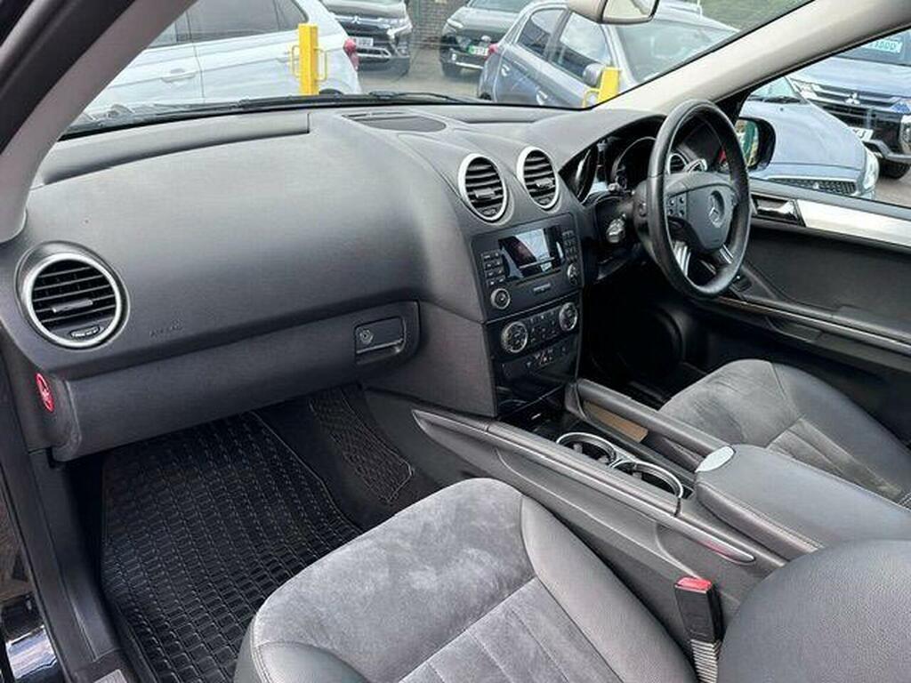 Mercedes-Benz M Class Suv 3.0 Ml320 Cdi Sport 7G-tronic 200757 Black #4