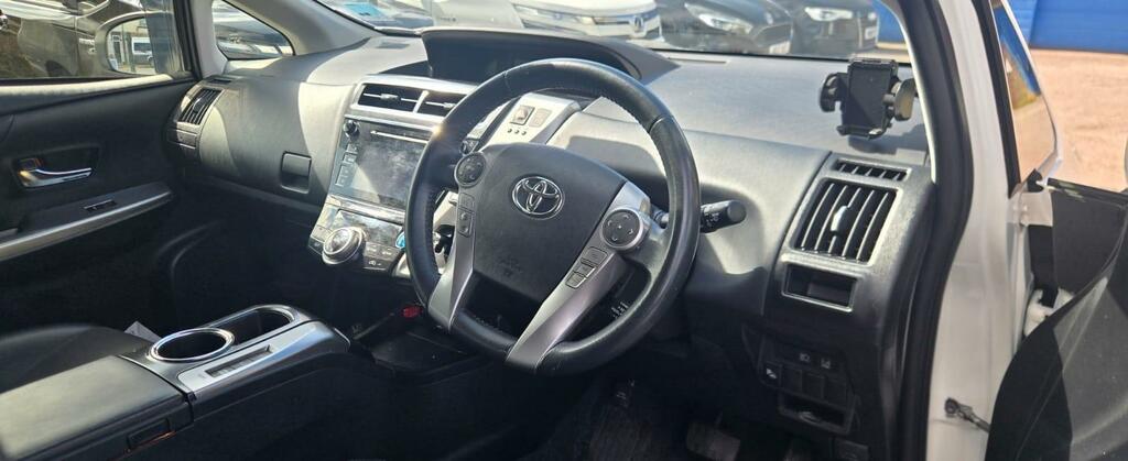 Toyota Prius+ Prius Excel White #8