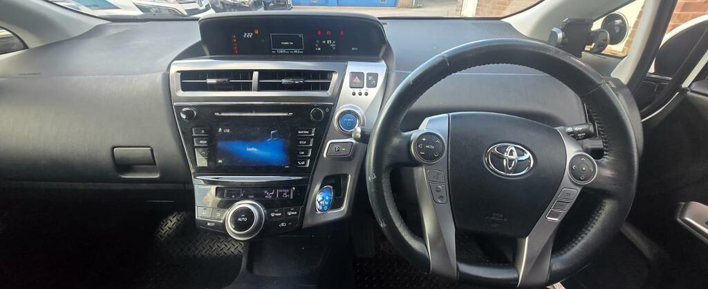 Toyota Prius+ Prius Excel White #9