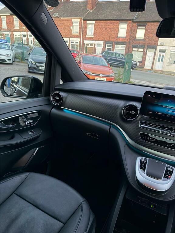 Mercedes-Benz V Class 2020 70 V220 #24