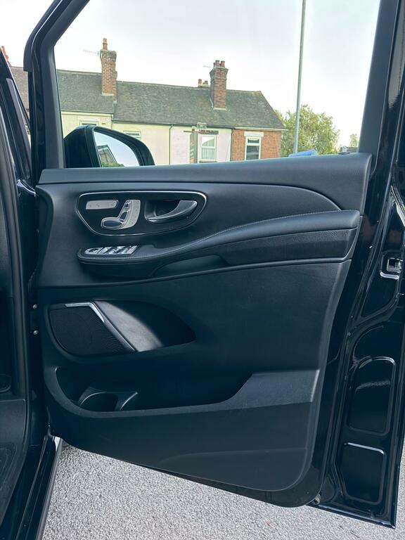 Mercedes-Benz V Class 2020 70 V220 #12