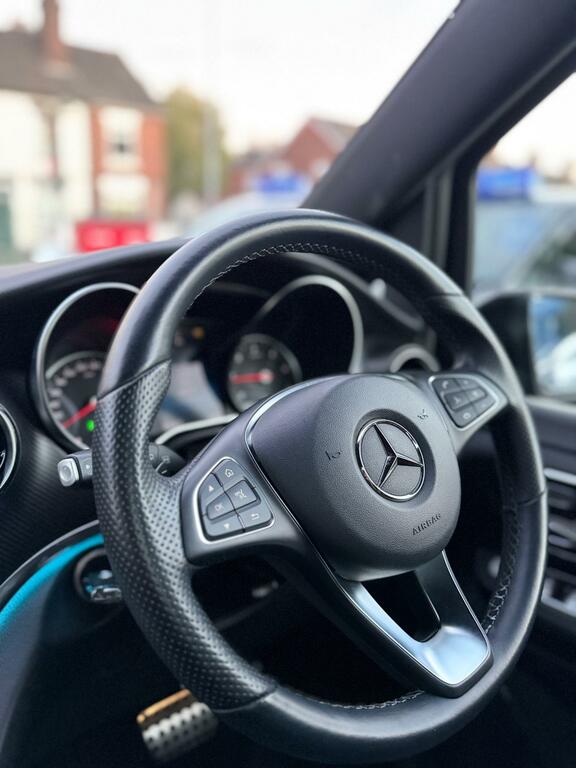 Mercedes-Benz V Class 2020 70 V220 #41