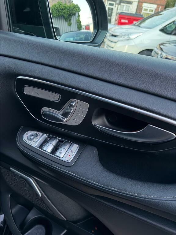 Mercedes-Benz V Class 2020 70 V220 #13