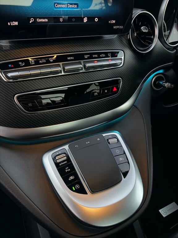 Mercedes-Benz V Class 2020 70 V220 #36