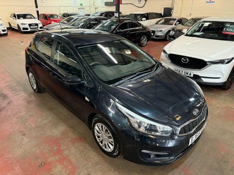 Kia Ceed Crdi 1 Isg Black #6