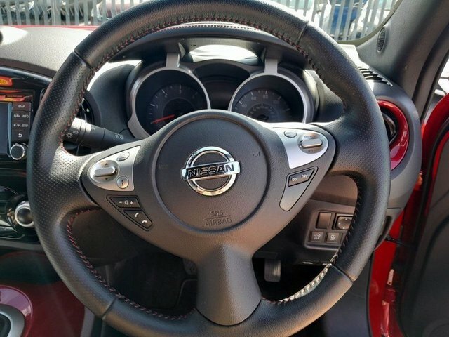 Nissan Juke Tekna Silver #9